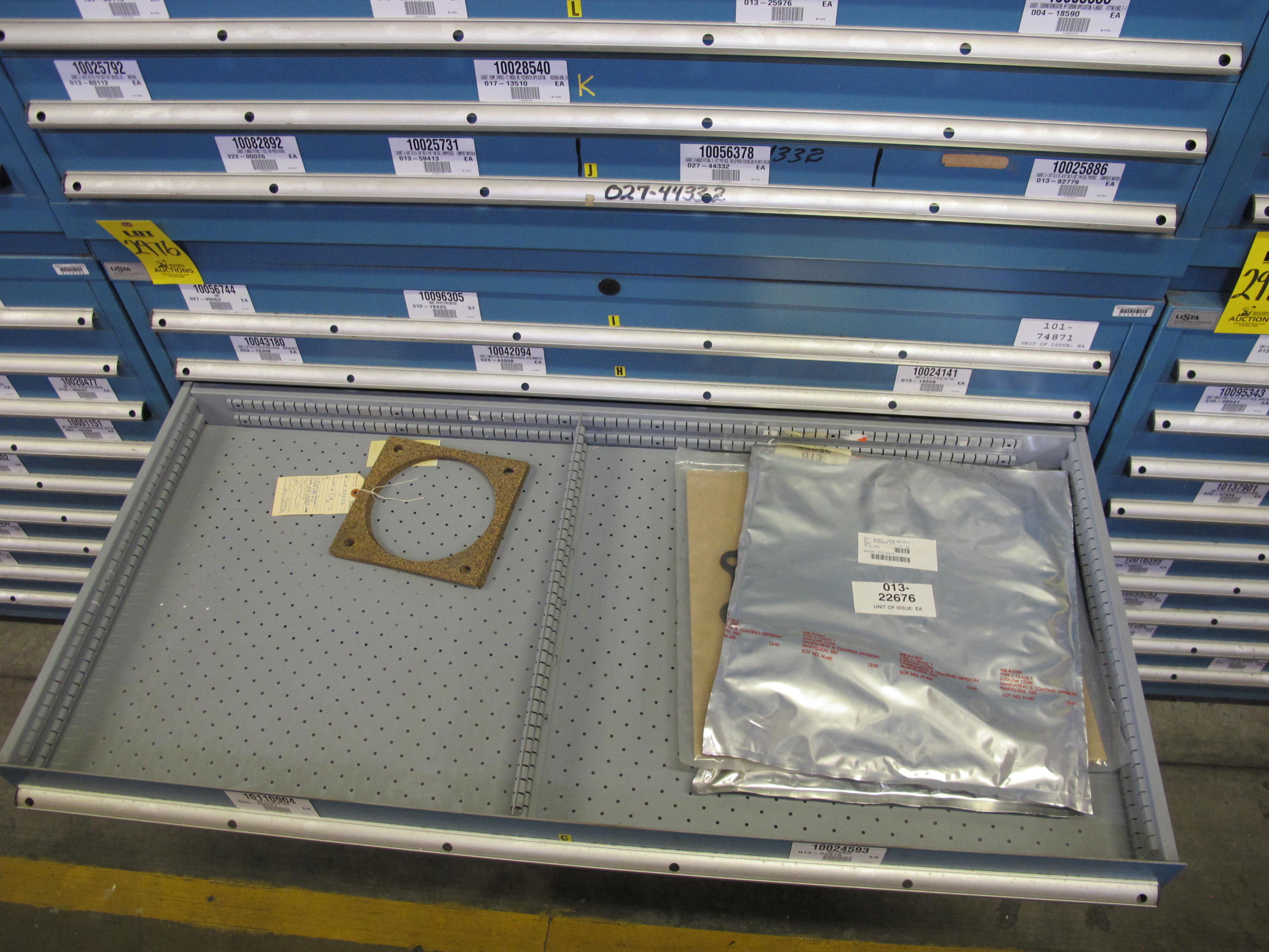 LISTA HEAVY DUTY 9-DRAWER PARTS CABINET W/ CONTENTS (W-50) LOADING & HANDLING FEE $25-